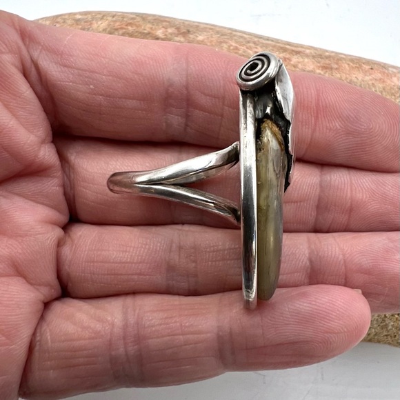 Signed F Navajo Sterling Silver Natural Turquoise Coral Claw Mens Womens Ring 8 - Picture 6 of 7